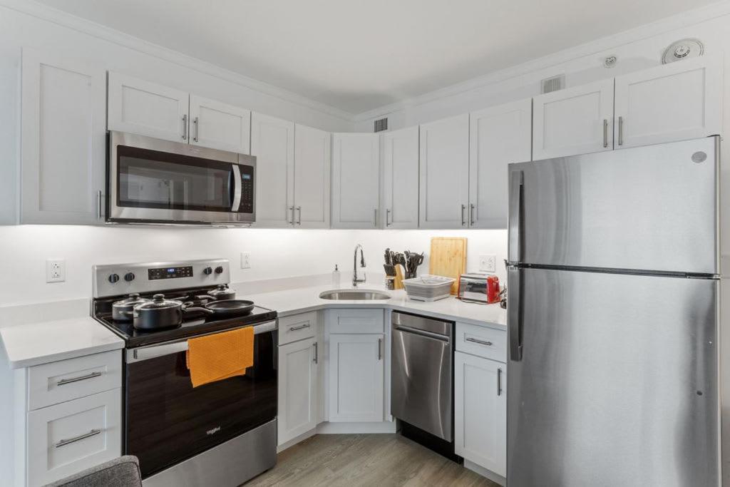 Cozysuites At Showboat 2br3ba In Town *